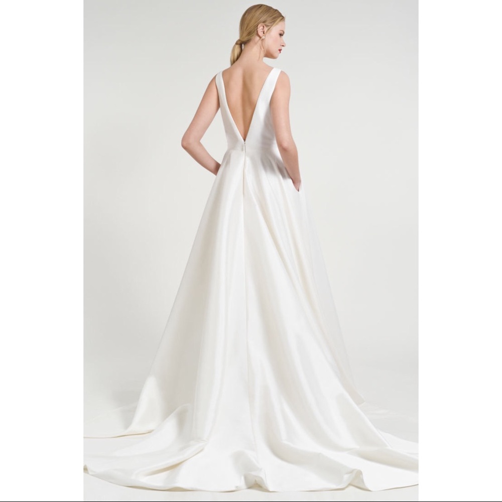 Lovely Bride Wedding Dress - Picture 8 of 10
